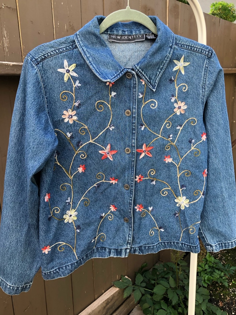 Vintage New Identity Floral Embroidered Denim Button-Up Long Sleeve